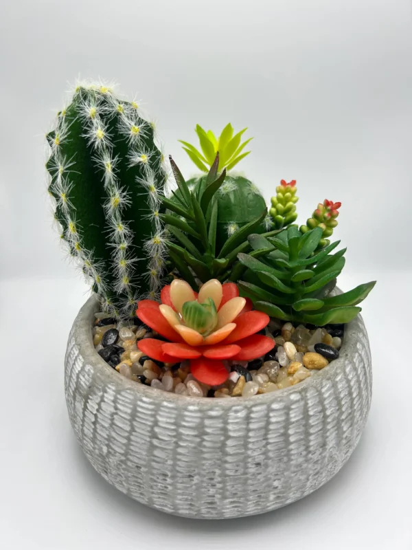 planta artificial en maceta