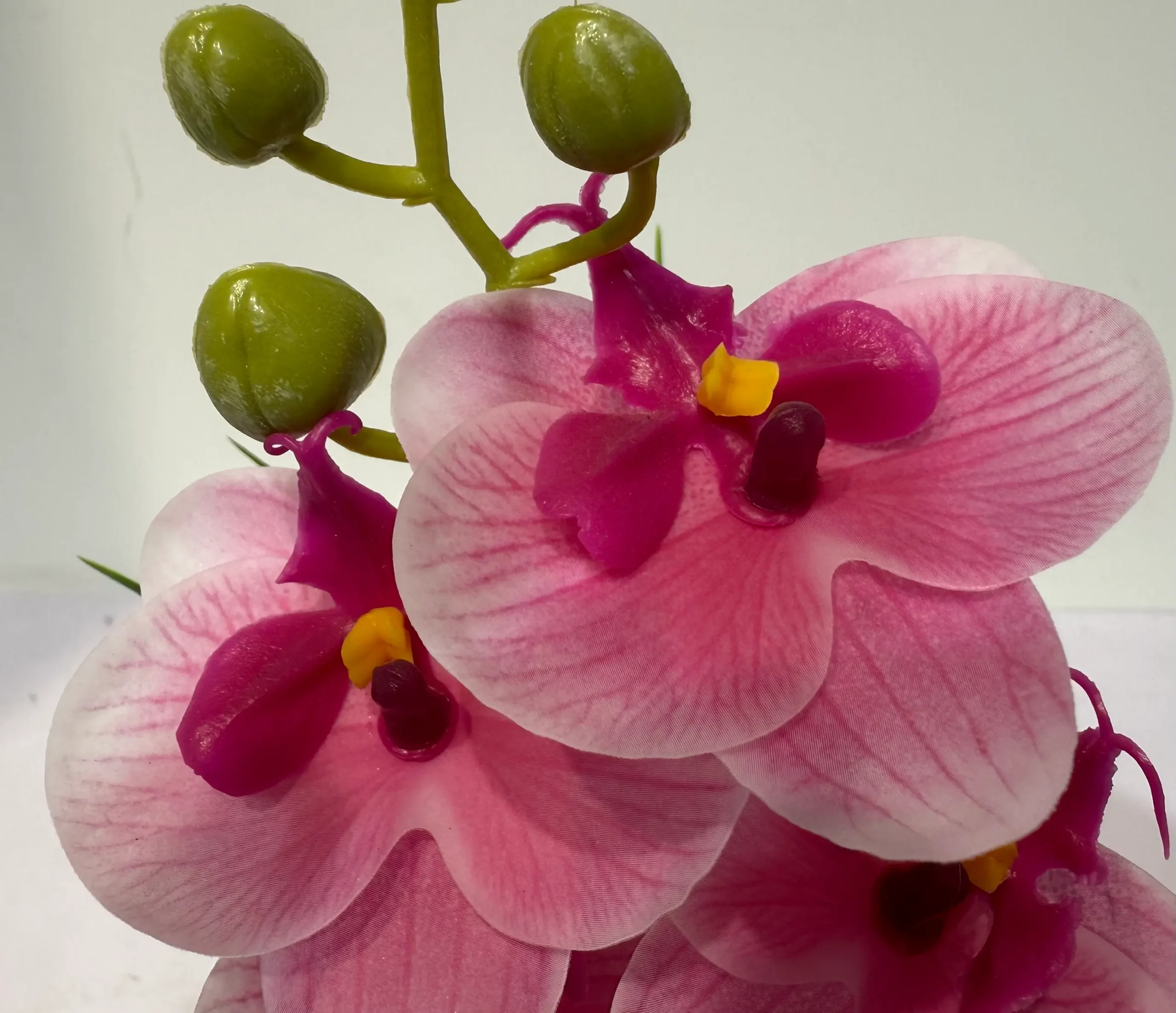 HD011 A - Orquídea Falsa con Detalles Exquisitos