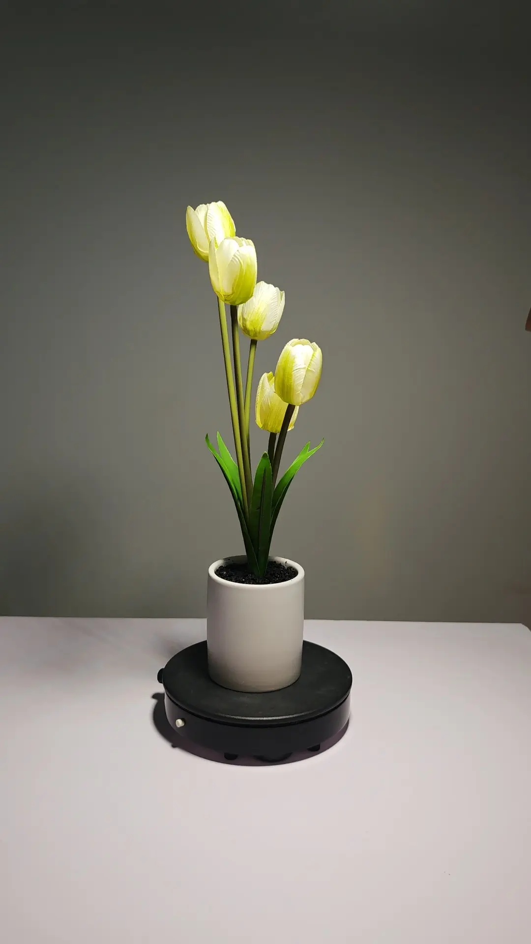 Tulipanes Amarillos Artificiales | Textura suave y delicada - Image 2