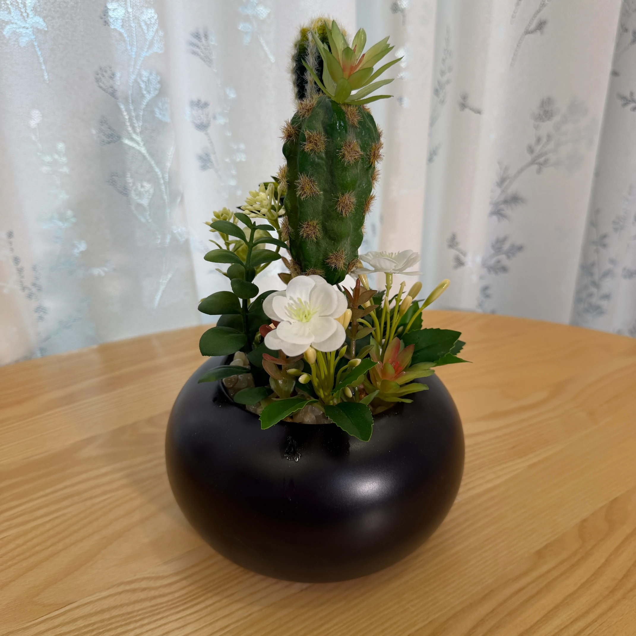 DR0082 (2) - Suculentas Artificiales con Flores Blancas