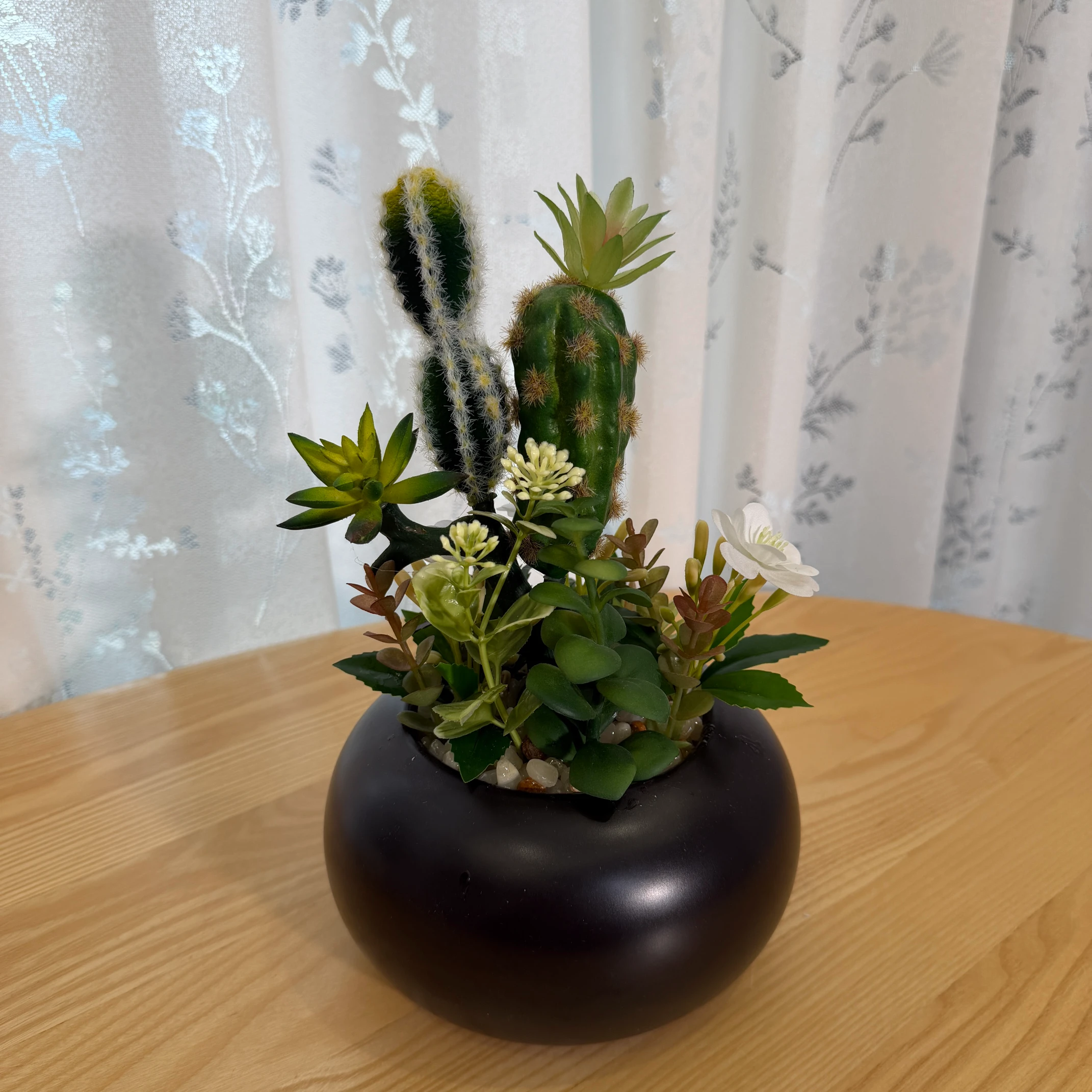 DR0082 (3) - Suculentas Artificiales con Flores Blancas