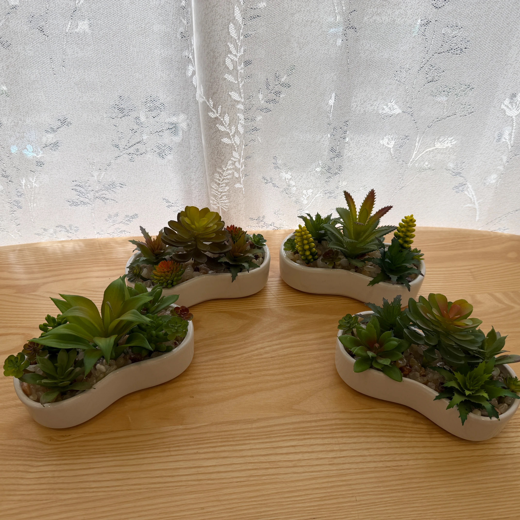 DR0091 (4) - Maceta Blanca con Suculentas Artificiales