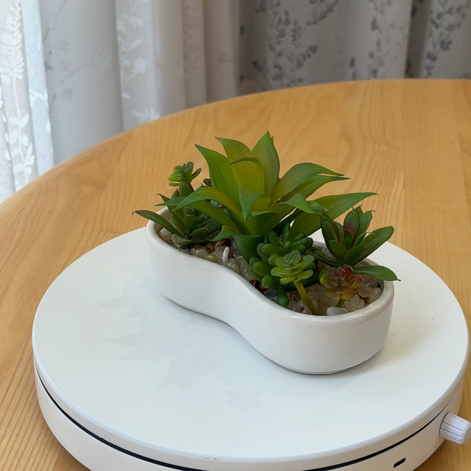 DR0091 (5) - Maceta Blanca con Suculentas Artificiales