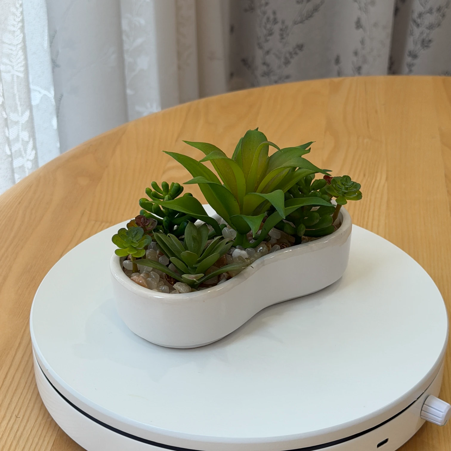 DR0091 (7) - Maceta Blanca con Suculentas Artificiales