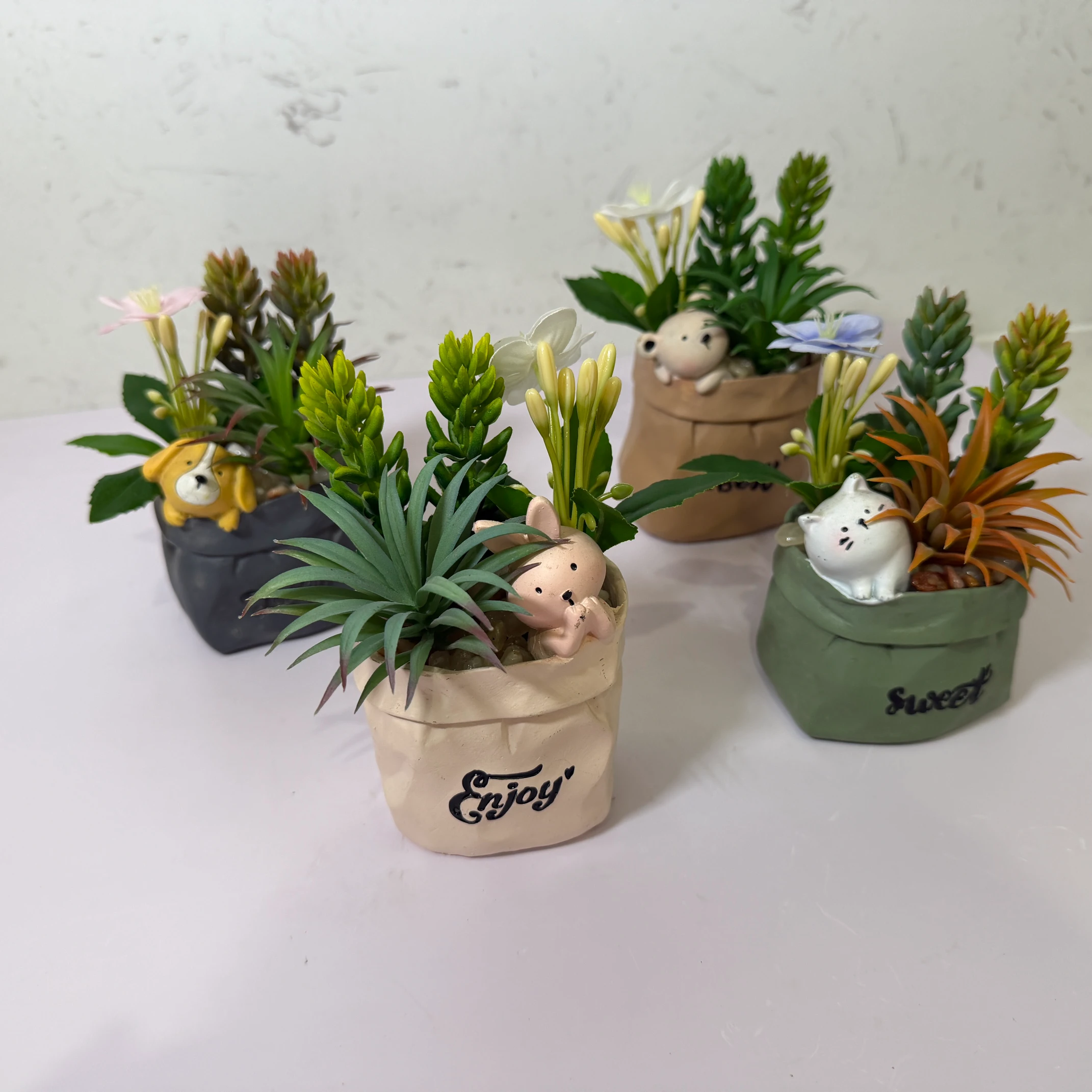 DR0092 (2) - Suculentas Artificiales con Oso de Peluche