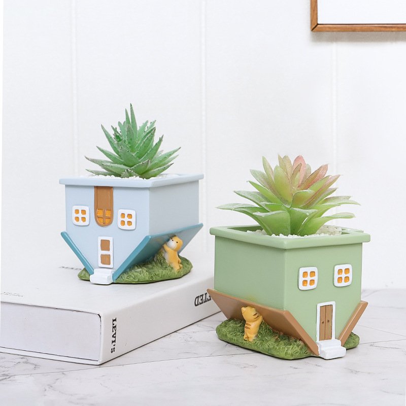 KT0034 (2) - Macetas Casas Inclinadas con Animales