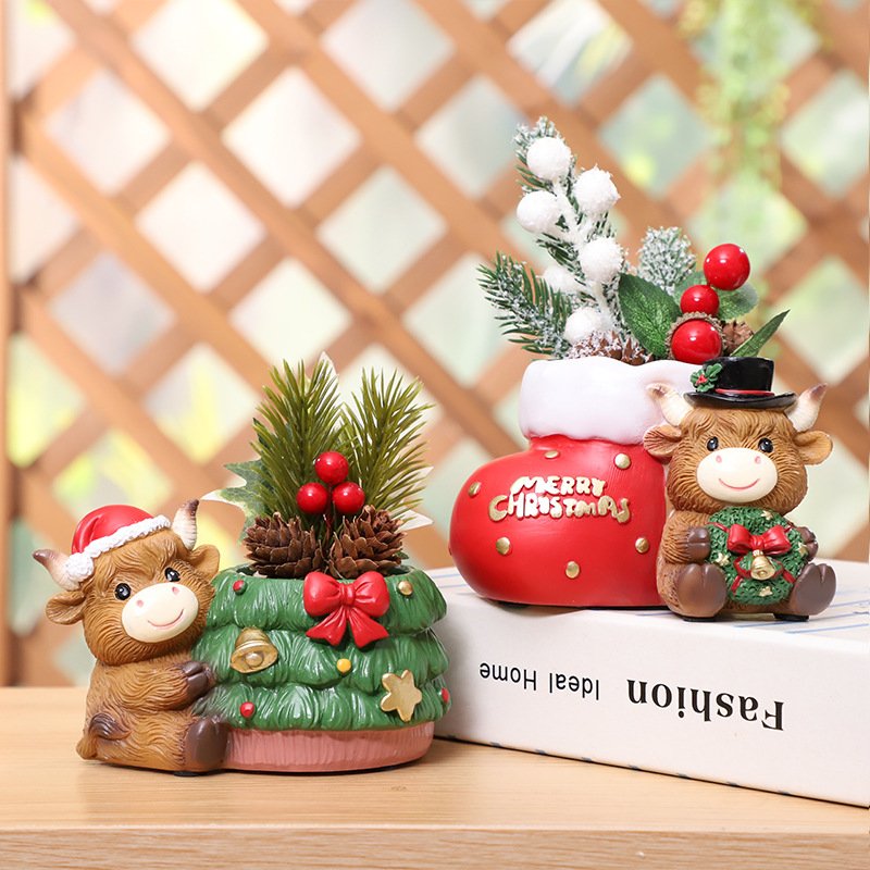 WCH0022 (1) - Macetas Navideñas de Vaca en Resina