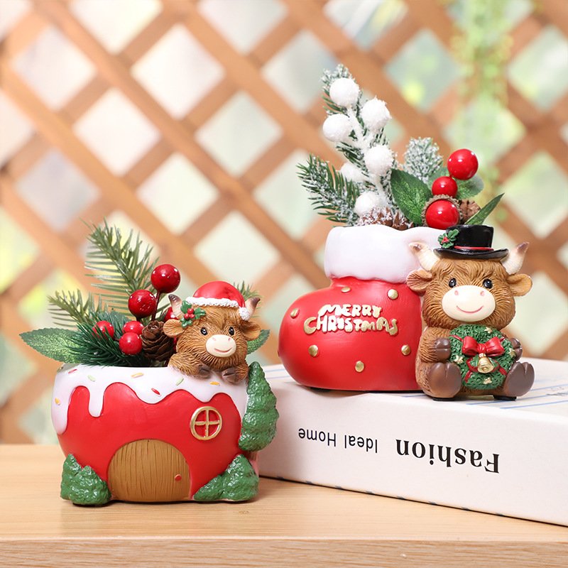 WCH0022 (4) - Macetas Navideñas de Vaca en Resina