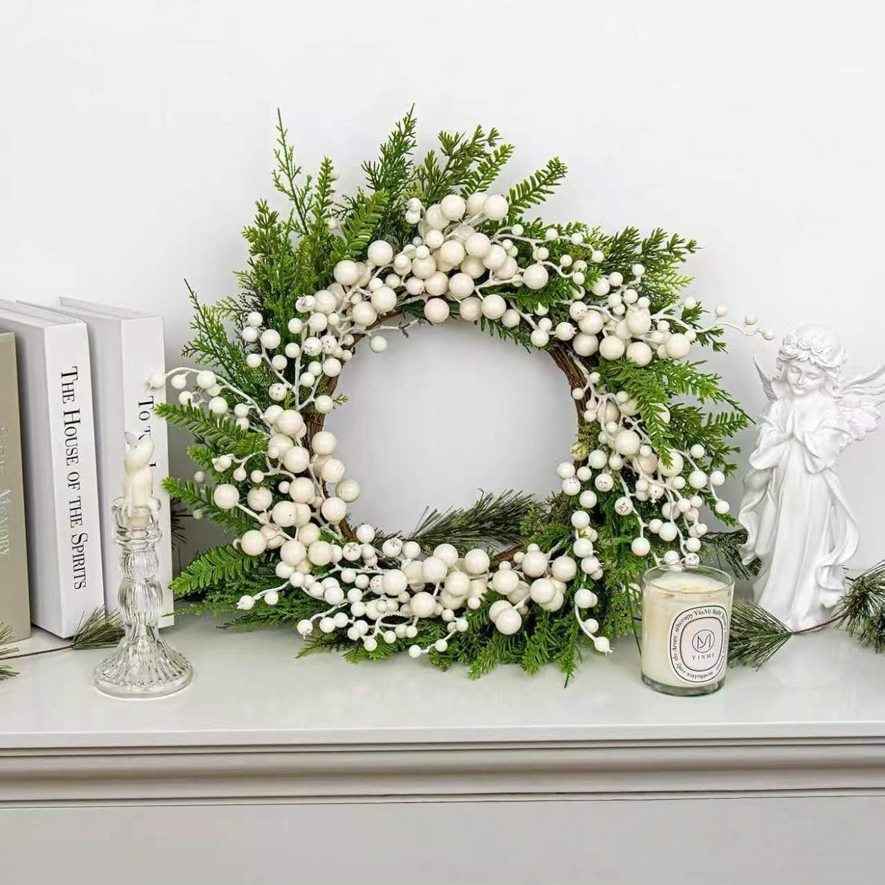 WWI0004 (1) - Corona de Ciprés con Bayas Blancas